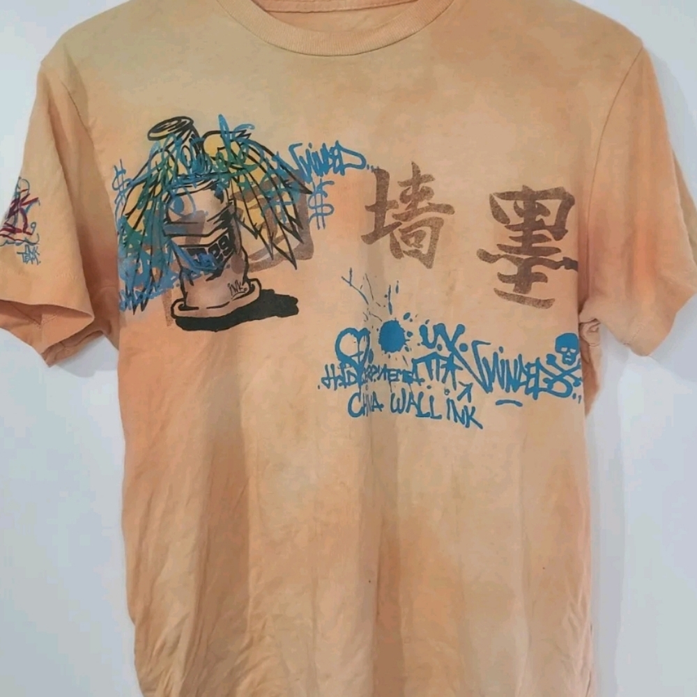 Authentic China Wall Ink Graffiti Graphic T - Picture 3 of 8